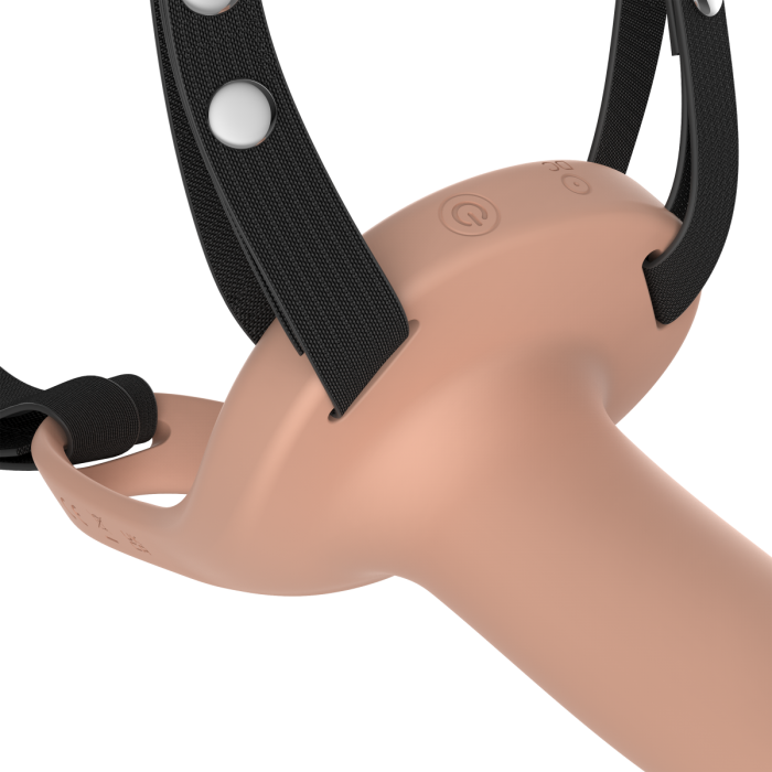 Arnés con Dildo Liso Vibración y Control Remoto – 16 x 4
